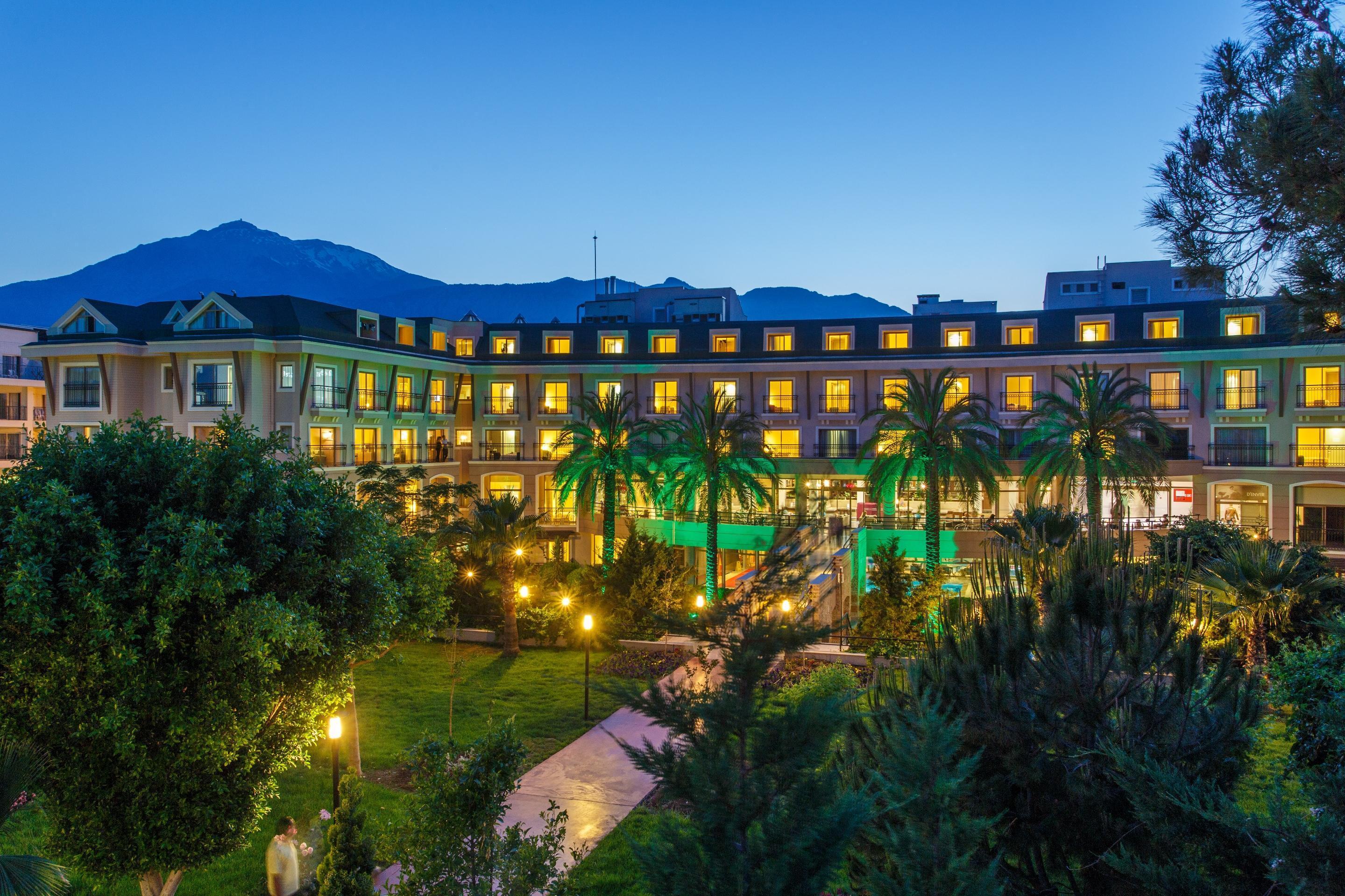 Lucida Beach Hotel Camyuva Luaran gambar