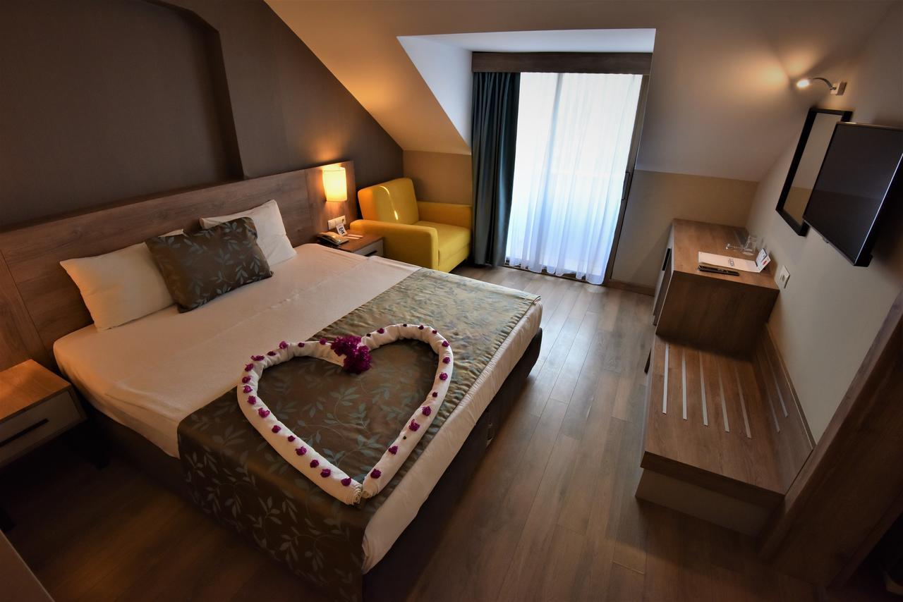 Lucida Beach Hotel Camyuva Luaran gambar