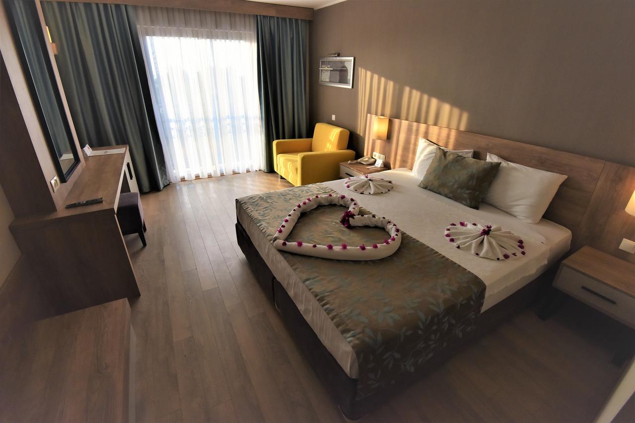 Lucida Beach Hotel Camyuva Luaran gambar