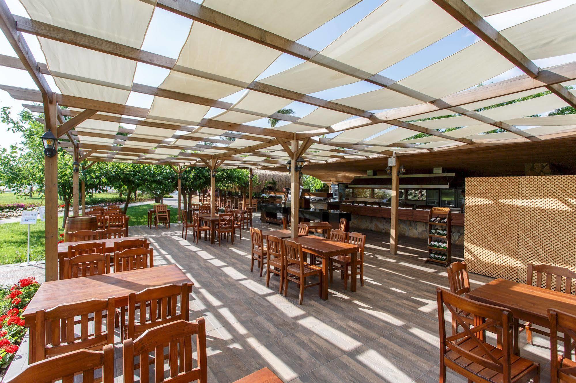 Lucida Beach Hotel Camyuva Luaran gambar