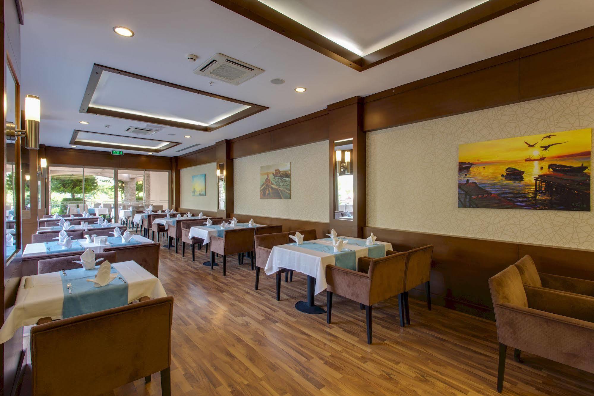Lucida Beach Hotel Camyuva Luaran gambar
