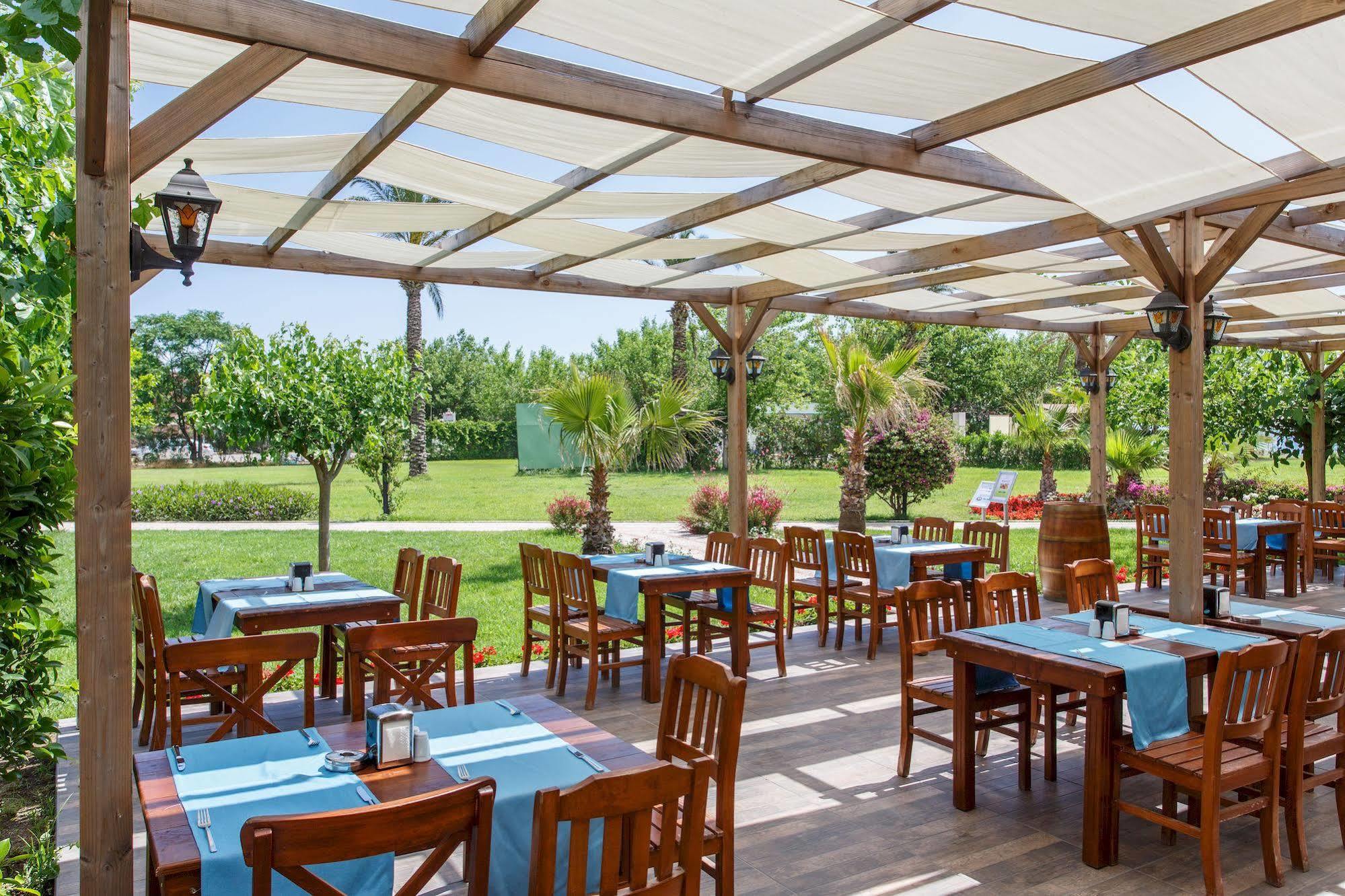 Lucida Beach Hotel Camyuva Luaran gambar