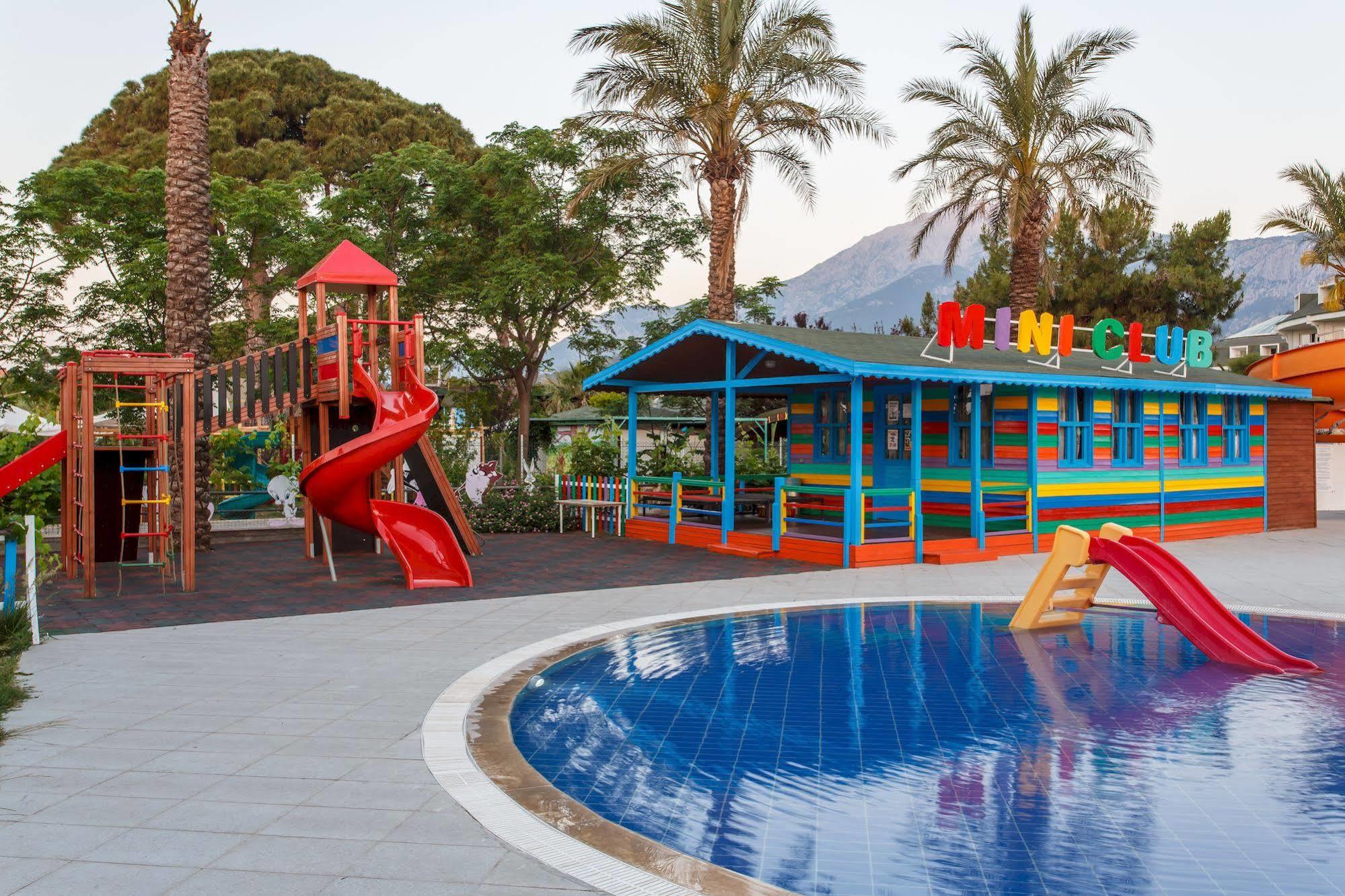 Lucida Beach Hotel Camyuva Luaran gambar