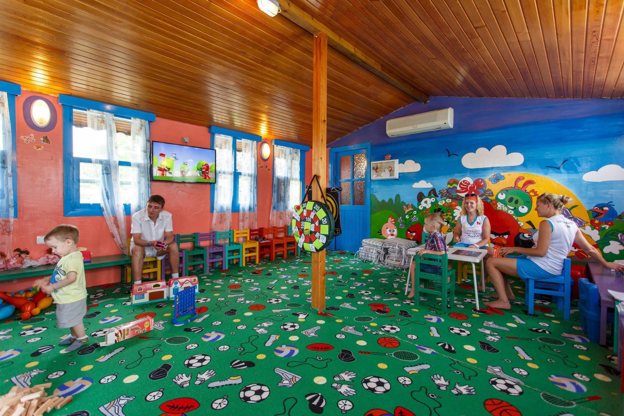 Lucida Beach Hotel Camyuva Luaran gambar