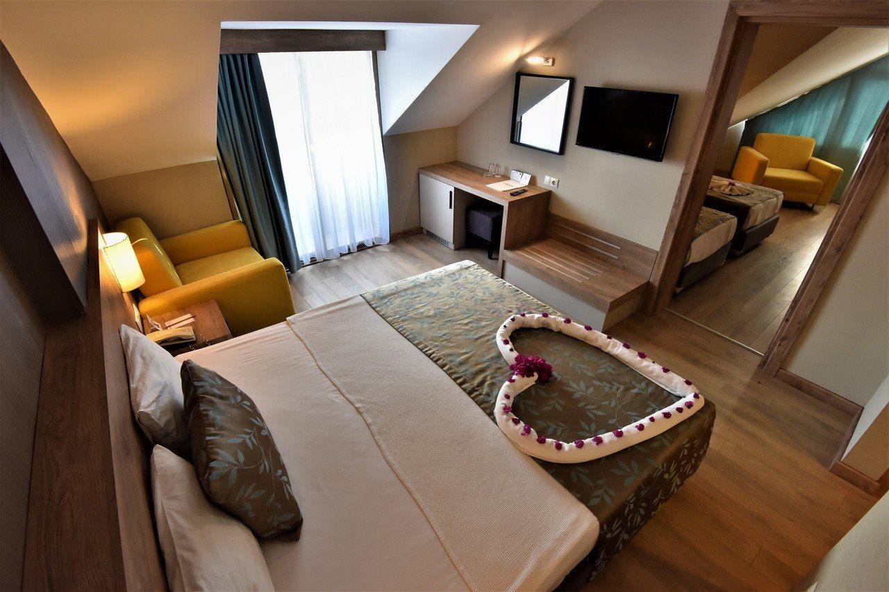 Lucida Beach Hotel Camyuva Luaran gambar