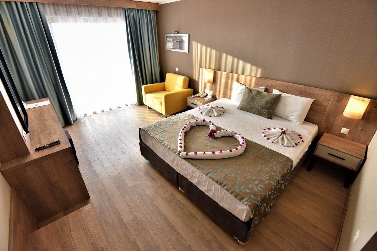 Lucida Beach Hotel Camyuva Luaran gambar